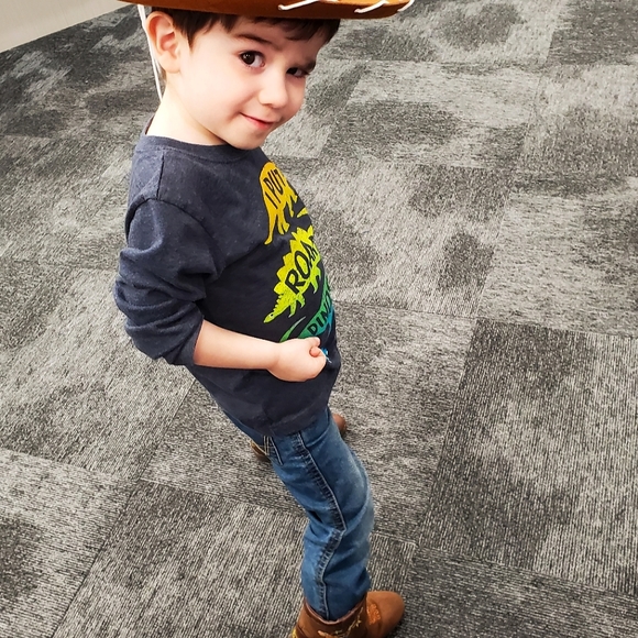 Meet your Posher, Felicia - Picture 4 of 6